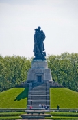 Памятник советскому солдату в Трептов-парке
