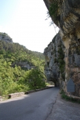 Следующее фото: Дорога в скале