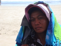 Следующее фото: Местная балийская тетка два